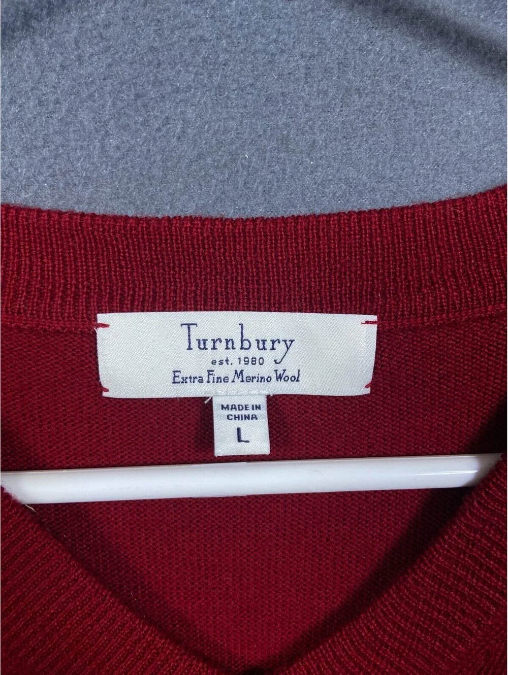 TURNBURY RED EXTRA FINE MERINO WOOL CLASSIC V-NECK LONG SLEEVE SWEATER SZ L EUC!